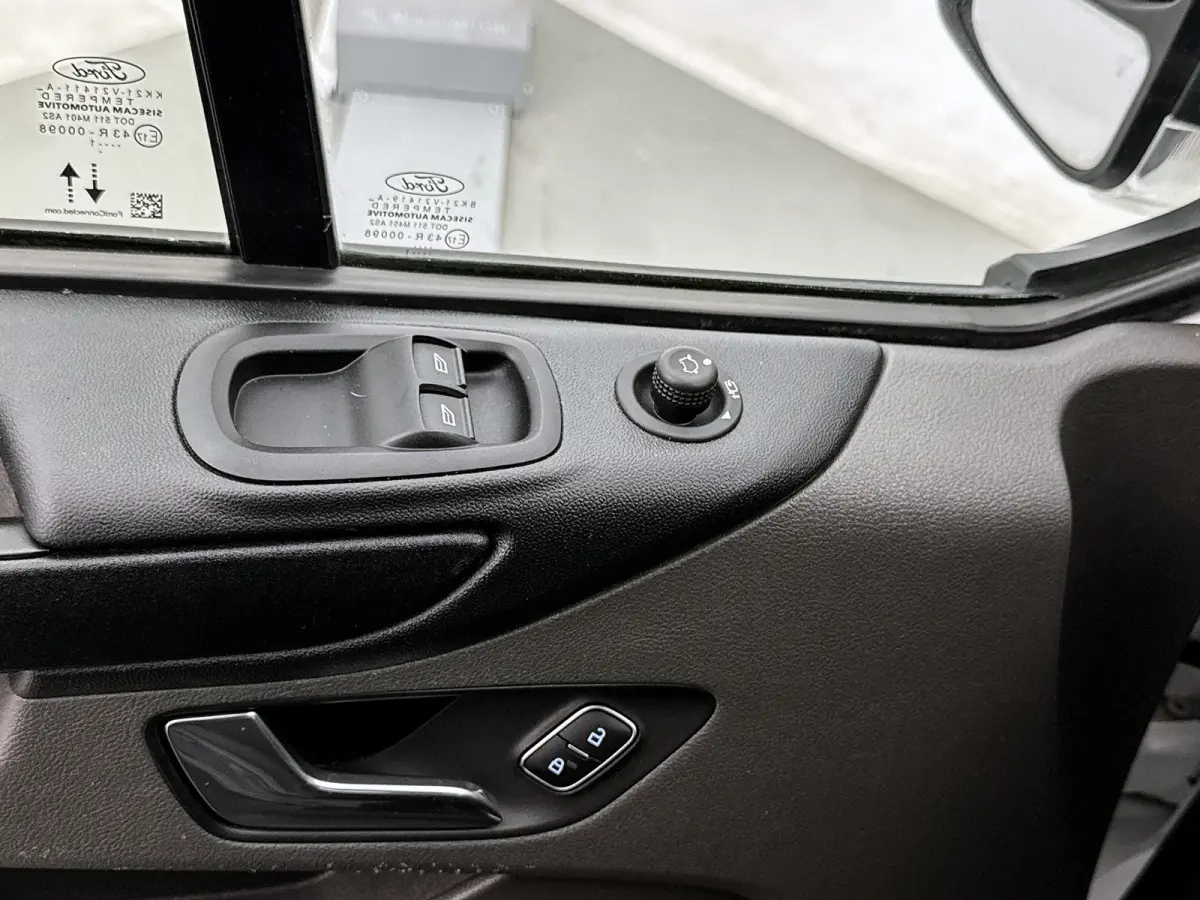 300 2.0 TDCI L2H1 130pk Camera Inrichting Servicewagen Cruise control
