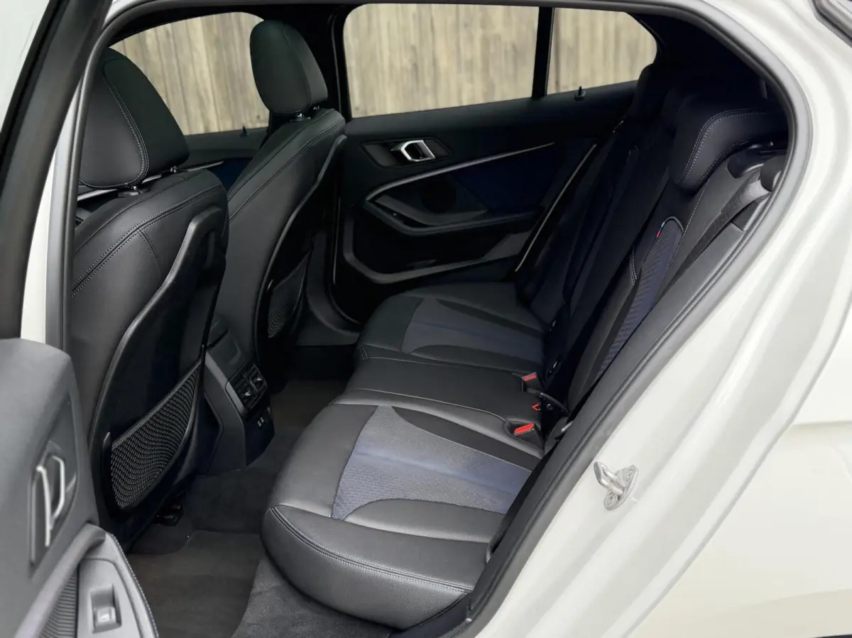 118i M Sport High Executive | PANORAMADAK | SFEER | TREKHAAK