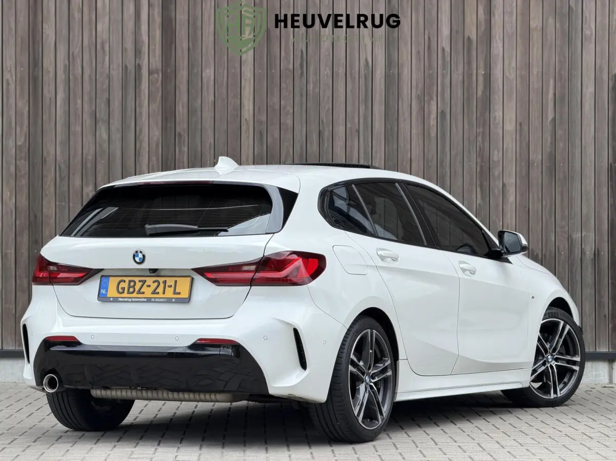 118i M Sport High Executive | PANORAMADAK | SFEER | TREKHAAK