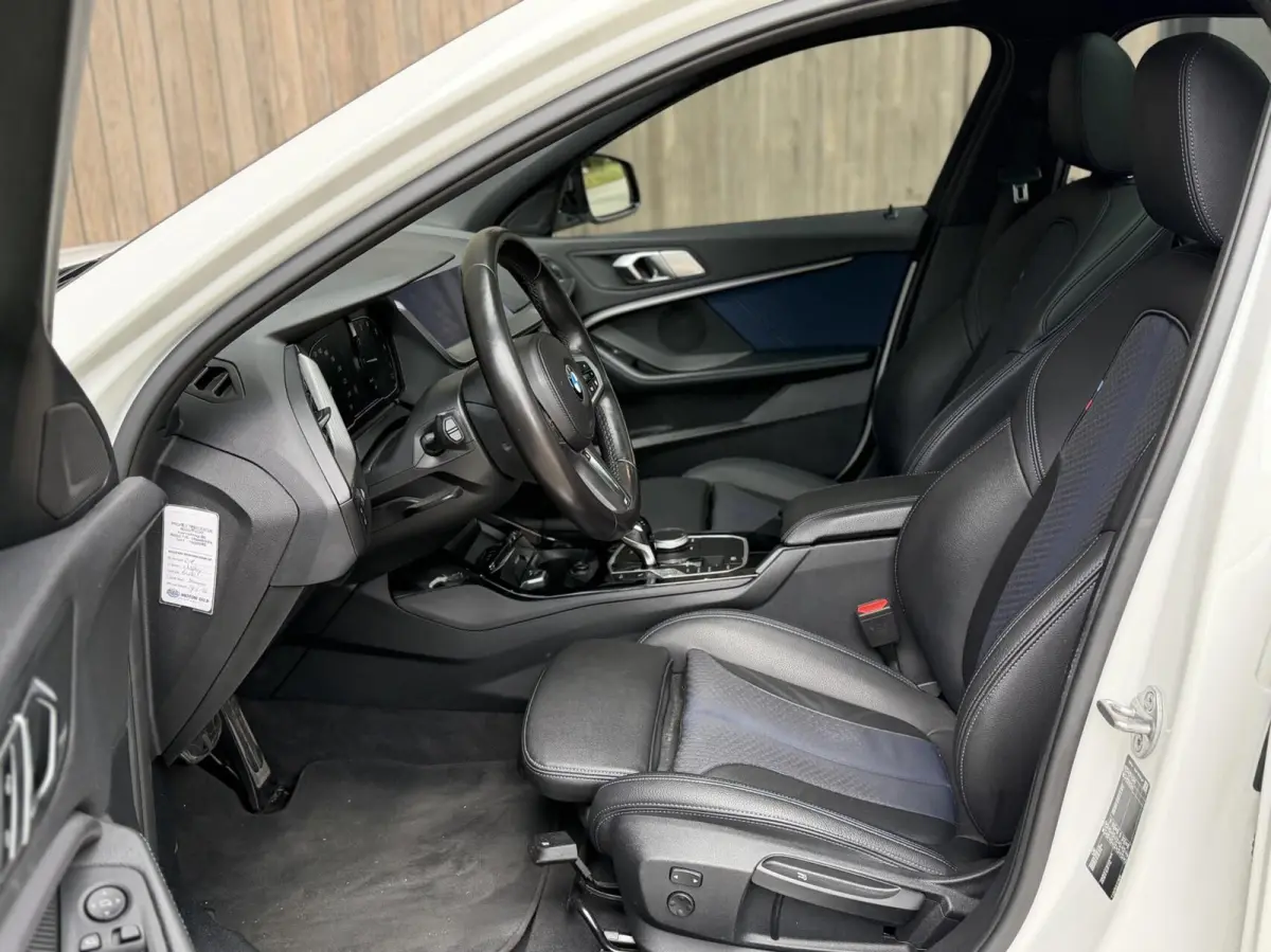 118i M Sport High Executive | PANORAMADAK | SFEER | TREKHAAK