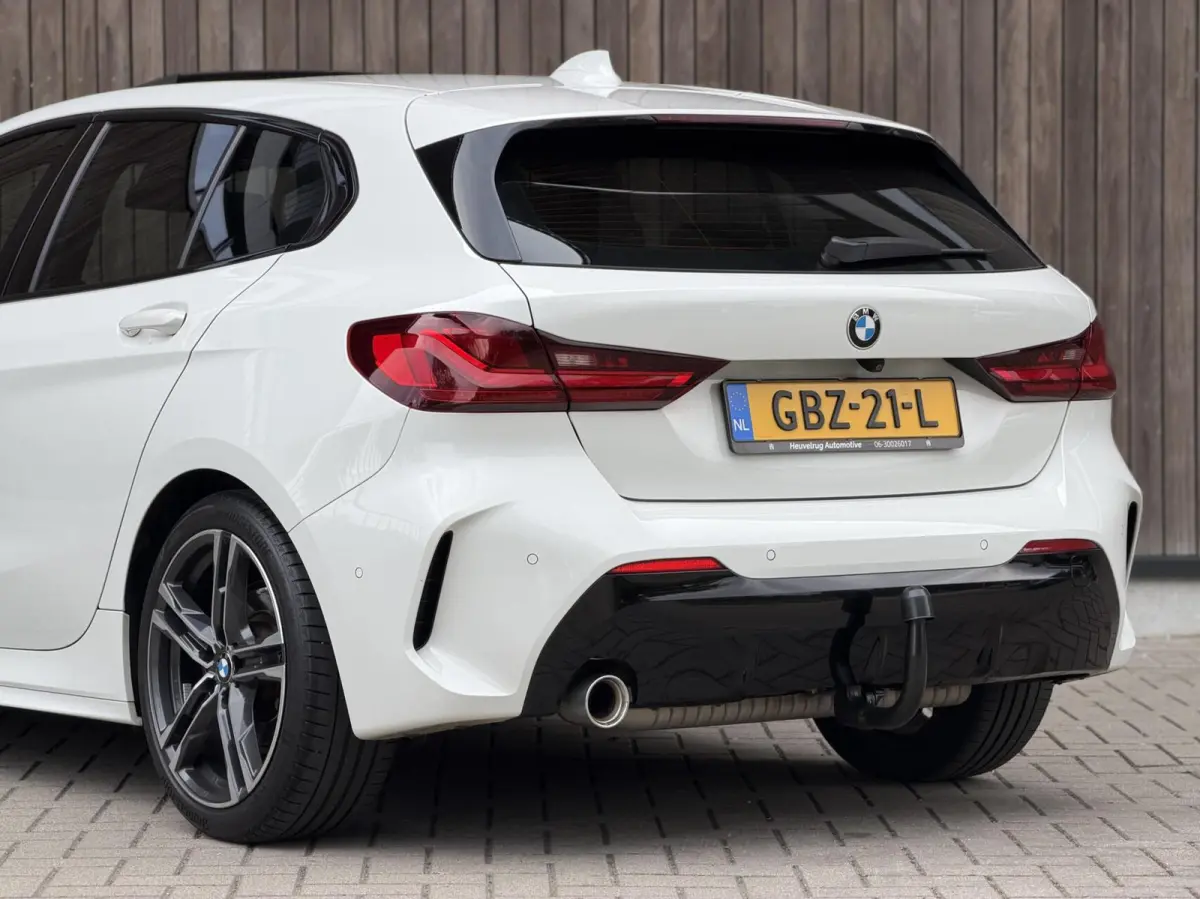 118i M Sport High Executive | PANORAMADAK | SFEER | TREKHAAK