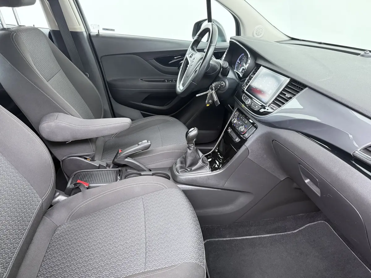 1.4 Turbo Innovation / Trekhaak / Navigatie / Parkeersensoren / Carplay / LED / Ecc / 17 '' LMV