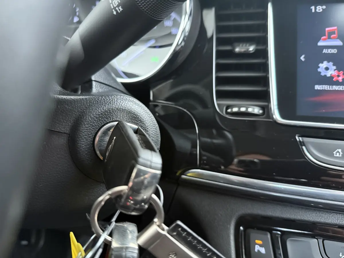 1.4 Turbo Innovation / Trekhaak / Navigatie / Parkeersensoren / Carplay / LED / Ecc / 17 '' LMV