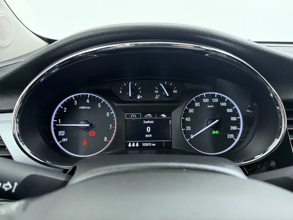 1.4 Turbo Innovation / Trekhaak / Navigatie / Parkeersensoren / Carplay / LED / Ecc / 17 '' LMV