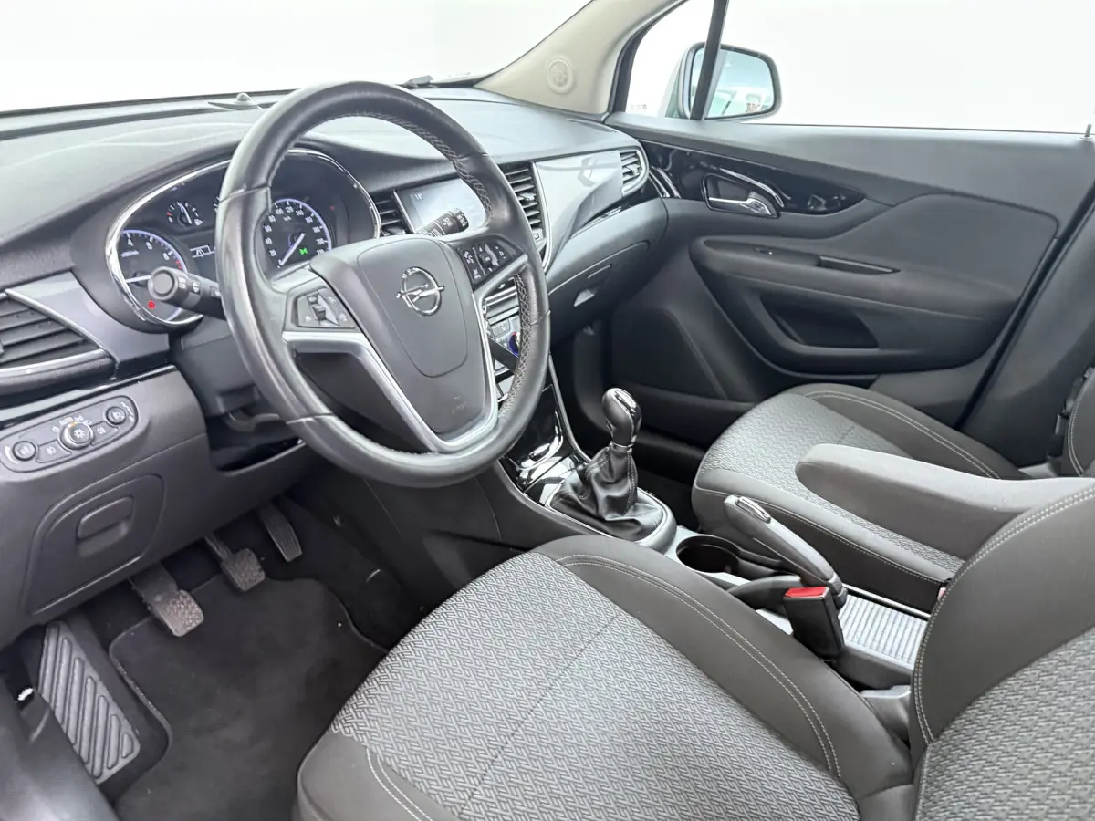 1.4 Turbo Innovation / Trekhaak / Navigatie / Parkeersensoren / Carplay / LED / Ecc / 17 '' LMV