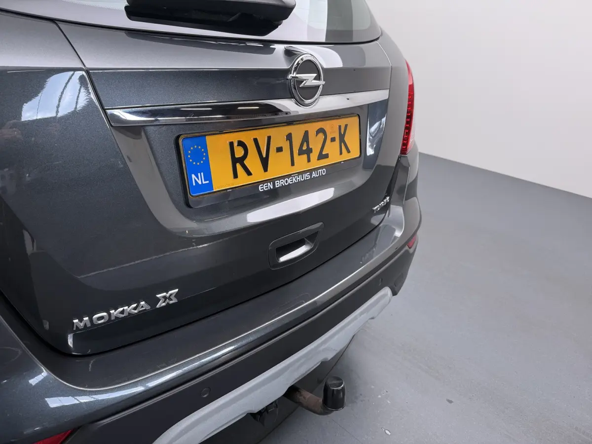 1.4 Turbo Innovation / Trekhaak / Navigatie / Parkeersensoren / Carplay / LED / Ecc / 17 '' LMV
