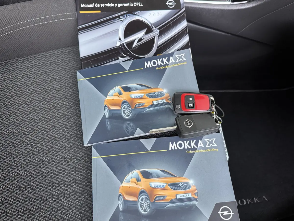 1.4 Turbo Innovation / Trekhaak / Navigatie / Parkeersensoren / Carplay / LED / Ecc / 17 '' LMV