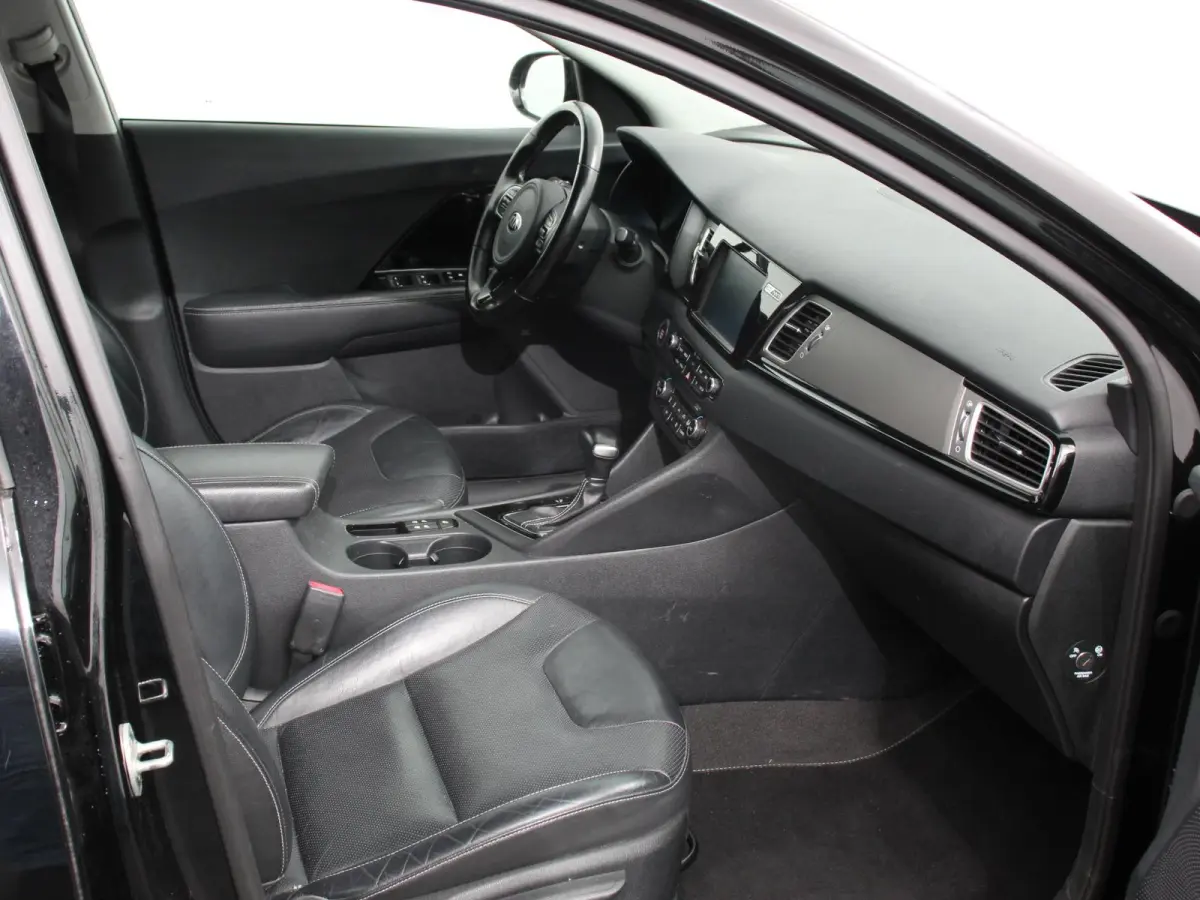 1.6 GDi Hybrid ExecutiveLine Automaat JBL Climate control Cruise control Trekhaak Camera Lichtmetalen velgen Navigatie Stoelverwarming Stoelverkoeling Stuurverwarming