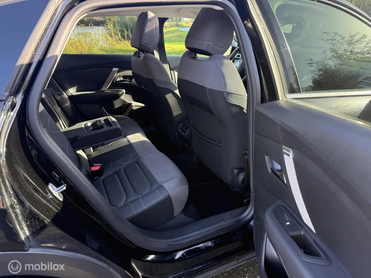 1.2 MAX | Headup | Pano | 360 | CarPlay | Garanti