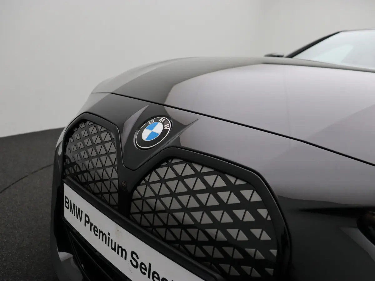 eDrive40 M Sport Edition | M Sportpakket Pro | SoH 100% | Innovation Pack | Comfort Pack | Schuifdak | Elektrisch Verstelbare M Sportstoelen | Active Cruise Control | Harman Kardon | 19''