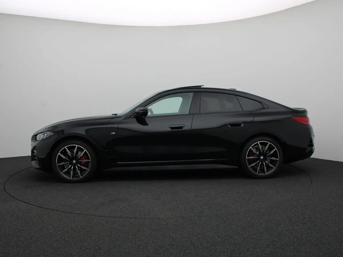 eDrive40 M Sport Edition | M Sportpakket Pro | SoH 100% | Innovation Pack | Comfort Pack | Schuifdak | Elektrisch Verstelbare M Sportstoelen | Active Cruise Control | Harman Kardon | 19''