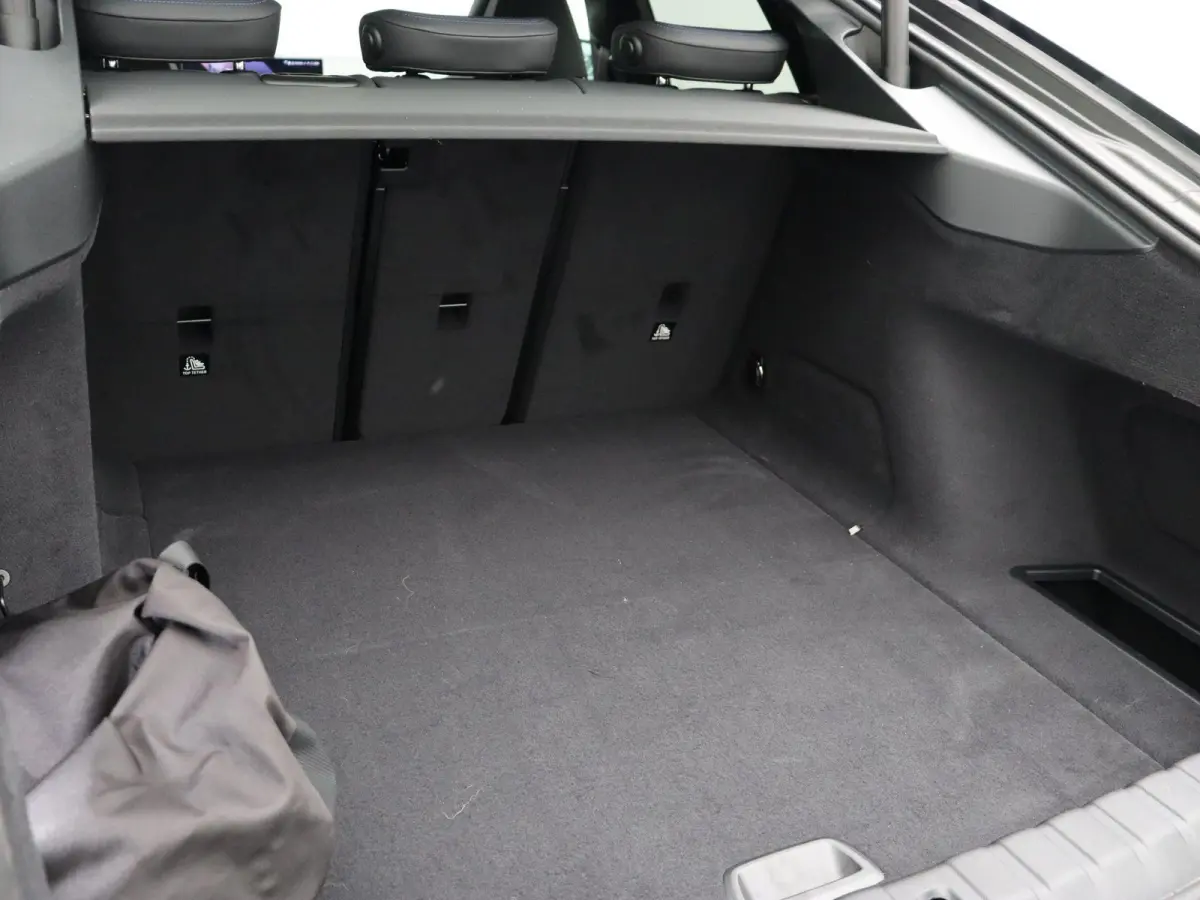 eDrive40 M Sport Edition | M Sportpakket Pro | SoH 100% | Innovation Pack | Comfort Pack | Schuifdak | Elektrisch Verstelbare M Sportstoelen | Active Cruise Control | Harman Kardon | 19''