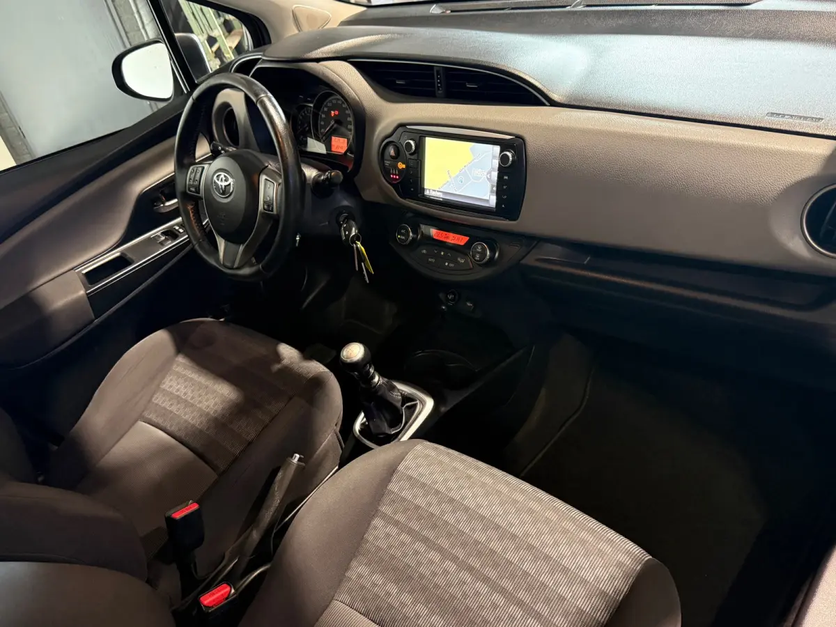 1.3 VVT-i Trend Navi Airco Cruise Camera Nieuwe Apk