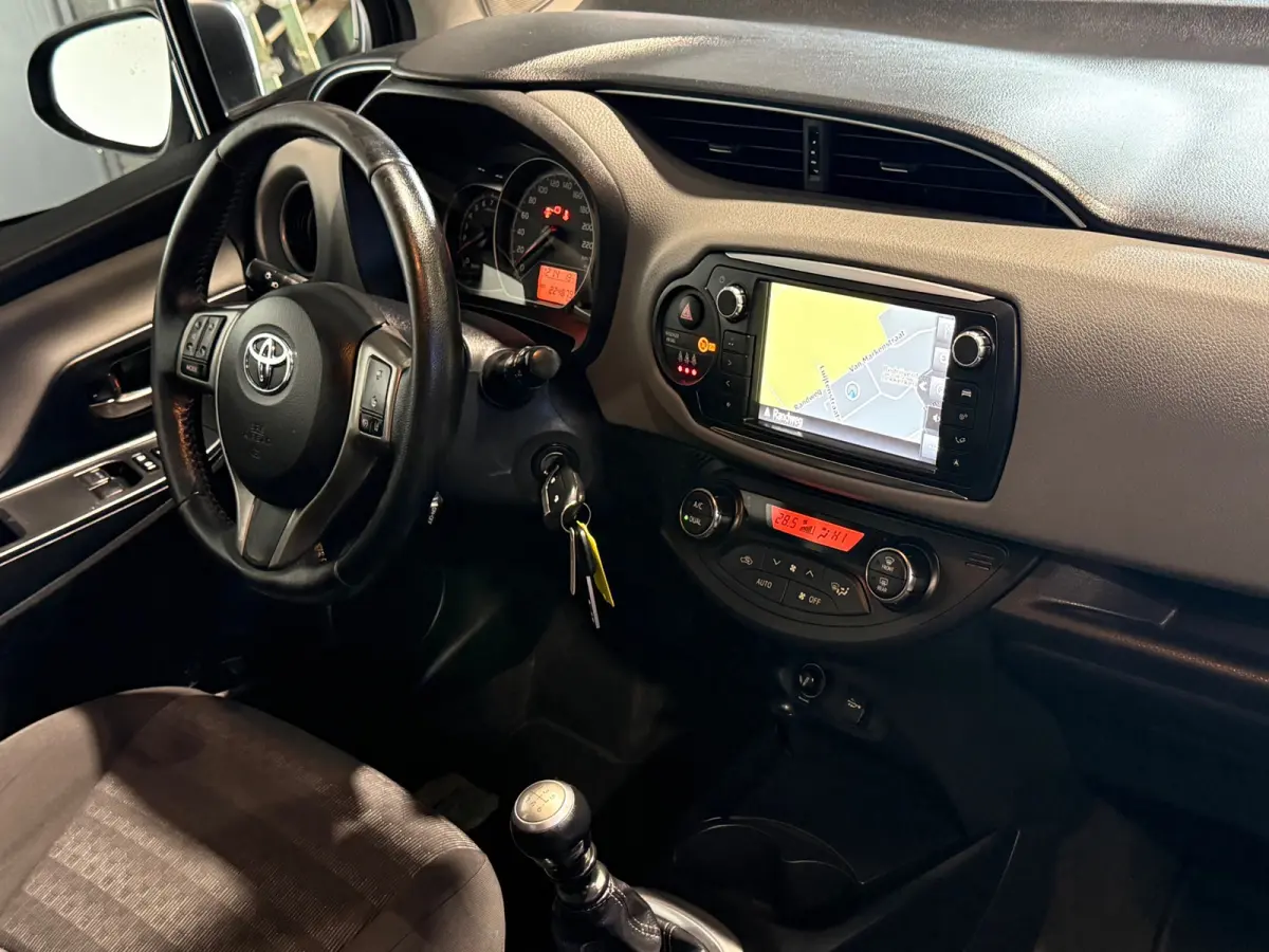 1.3 VVT-i Trend Navi Airco Cruise Camera Nieuwe Apk