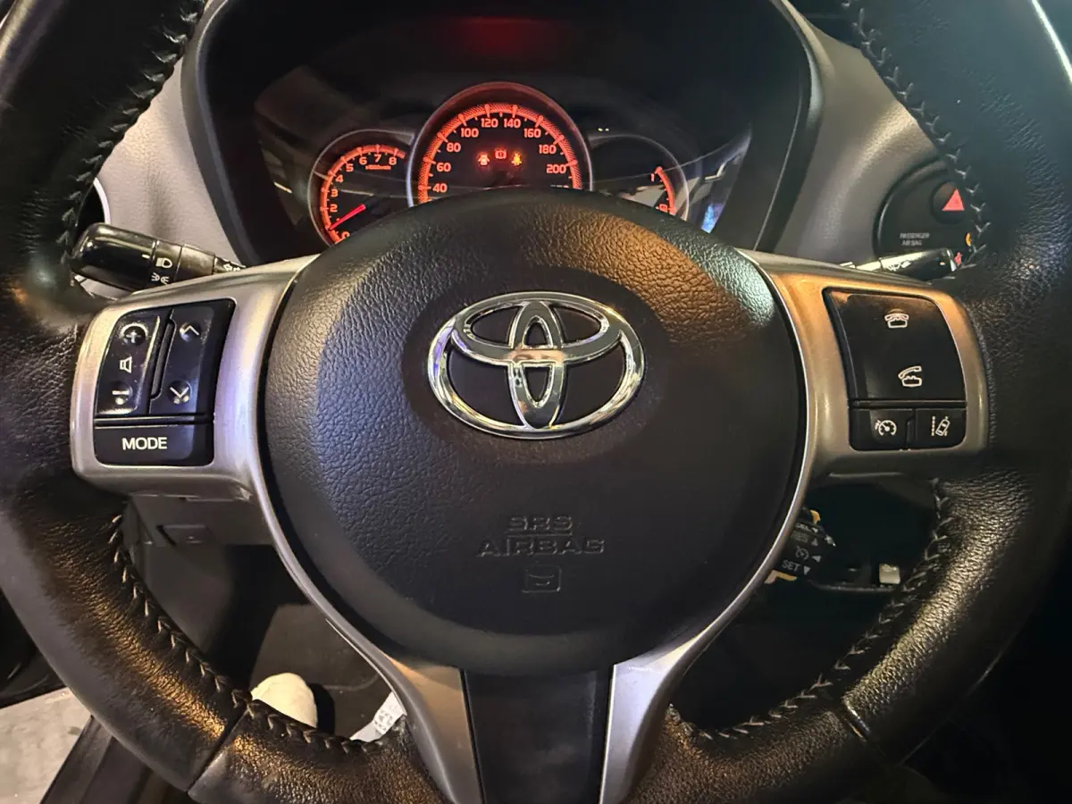 1.3 VVT-i Trend Navi Airco Cruise Camera Nieuwe Apk