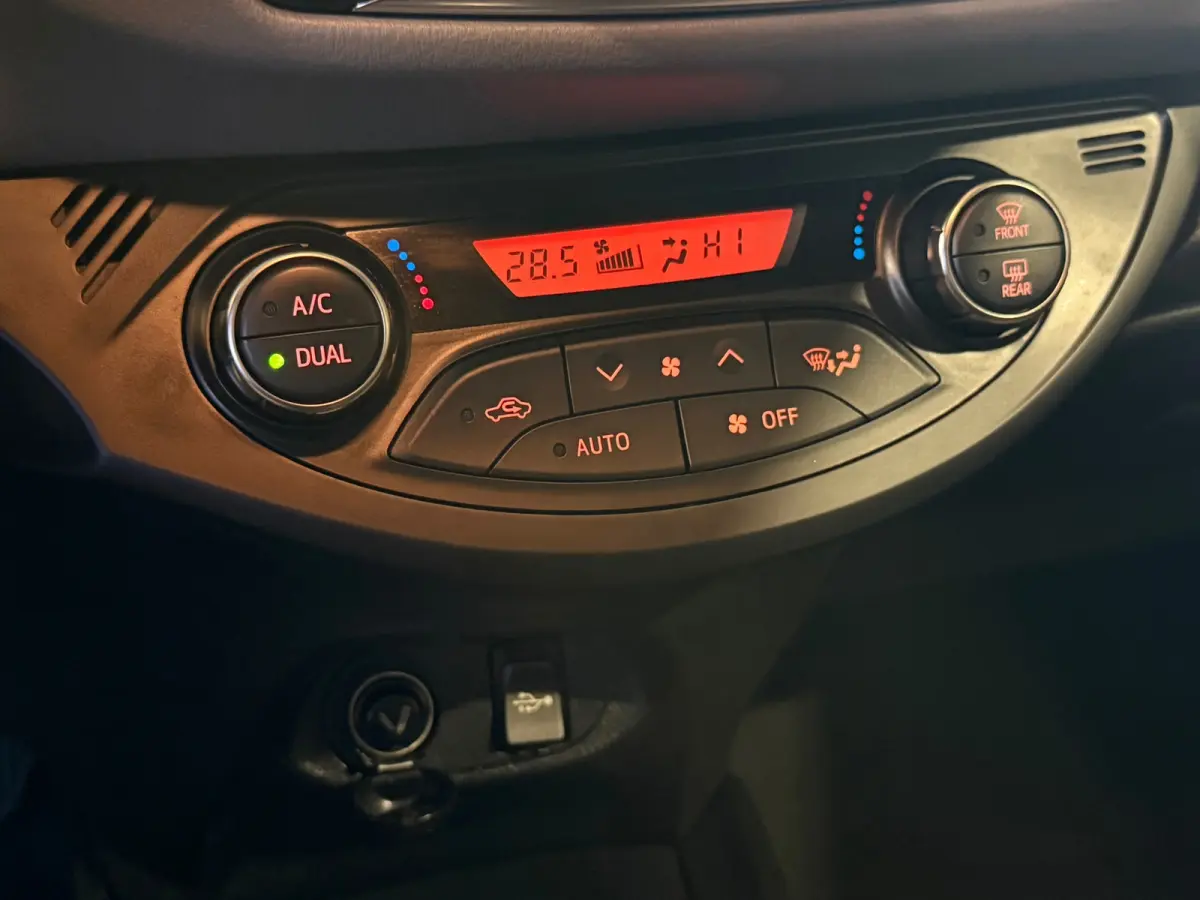 1.3 VVT-i Trend Navi Airco Cruise Camera Nieuwe Apk