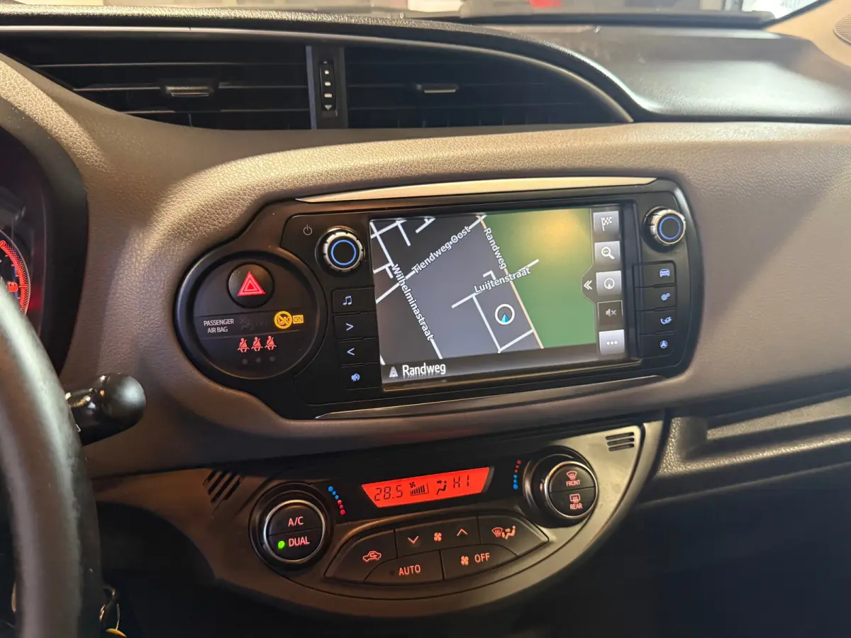 1.3 VVT-i Trend Navi Airco Cruise Camera Nieuwe Apk