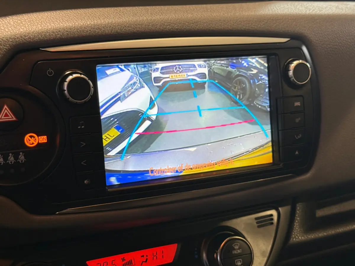 1.3 VVT-i Trend Navi Airco Cruise Camera Nieuwe Apk