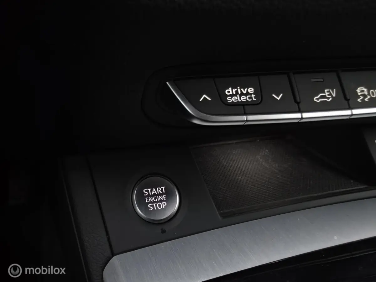 55 TFSI e S-Line / Memory / Cam / Carplay