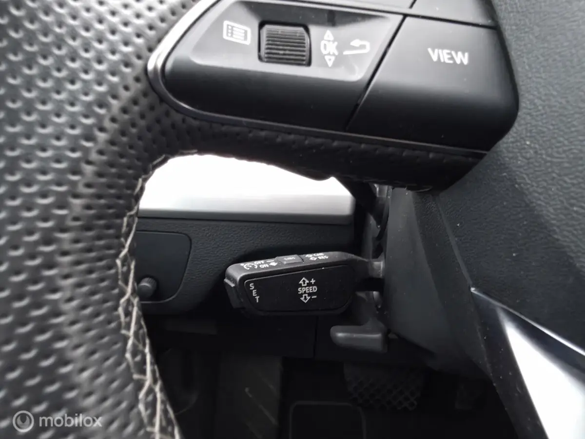 55 TFSI e S-Line / Memory / Cam / Carplay