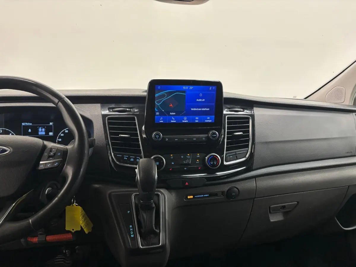 300 2.0 TDCI L2H1 Limited Dubbele Cabine Automaat Navi Airco 2 Schuifdeuren Trekhaak Parkeersensoren Carplay