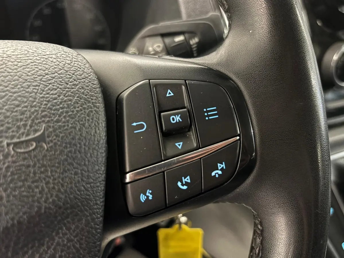 300 2.0 TDCI L2H1 Limited Dubbele Cabine Automaat Navi Airco 2 Schuifdeuren Trekhaak Parkeersensoren Carplay
