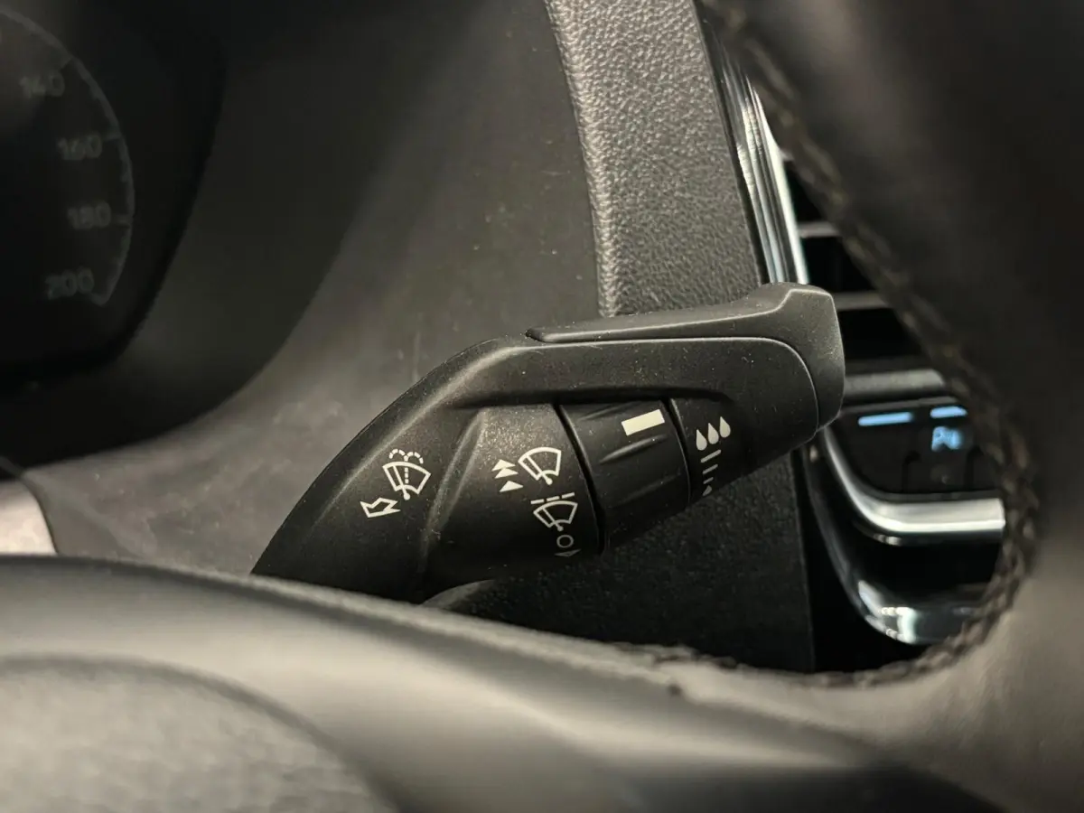 300 2.0 TDCI L2H1 Limited Dubbele Cabine Automaat Navi Airco 2 Schuifdeuren Trekhaak Parkeersensoren Carplay
