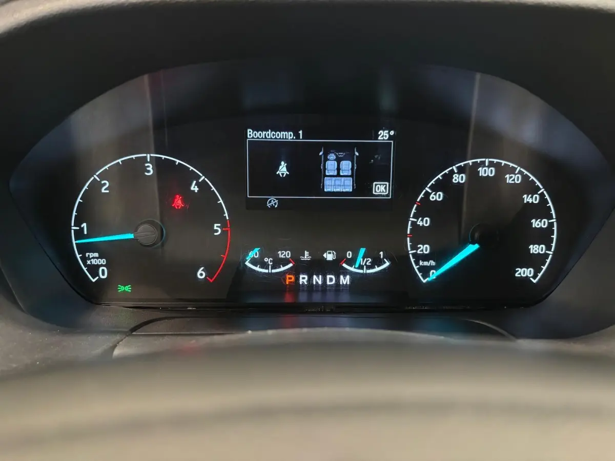 300 2.0 TDCI L2H1 Limited Dubbele Cabine Automaat Navi Airco 2 Schuifdeuren Trekhaak Parkeersensoren Carplay