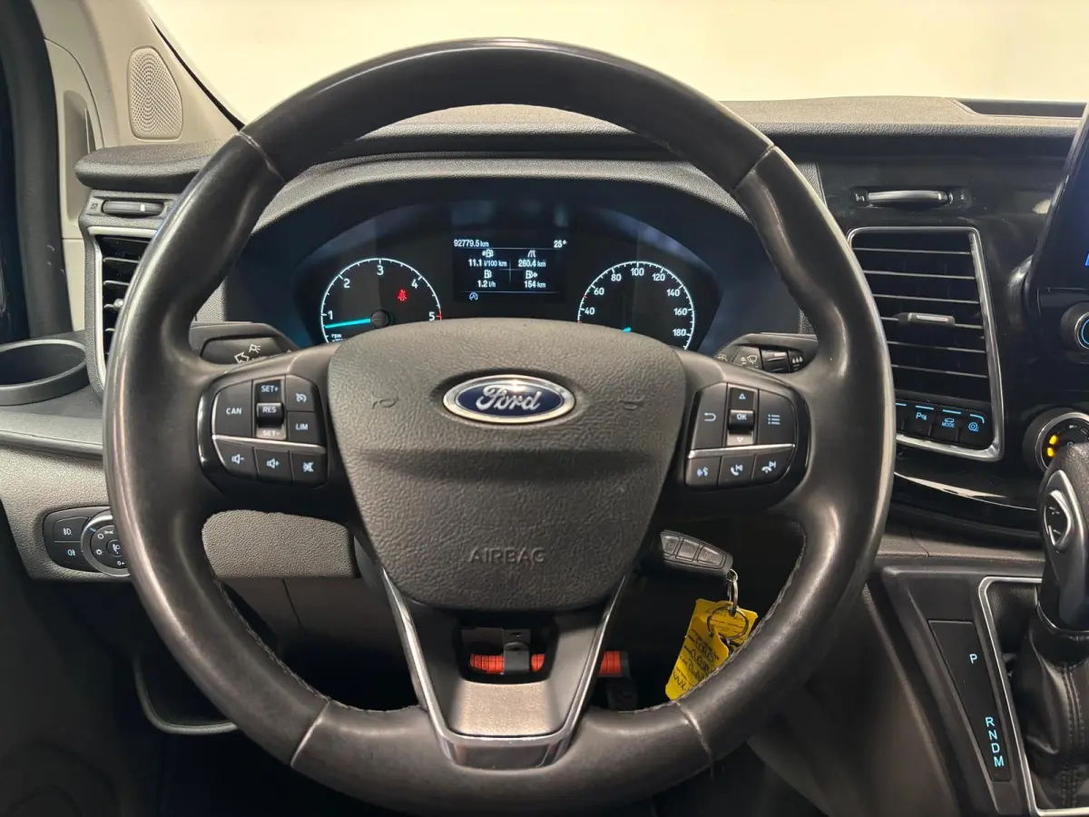 300 2.0 TDCI L2H1 Limited Dubbele Cabine Automaat Navi Airco 2 Schuifdeuren Trekhaak Parkeersensoren Carplay