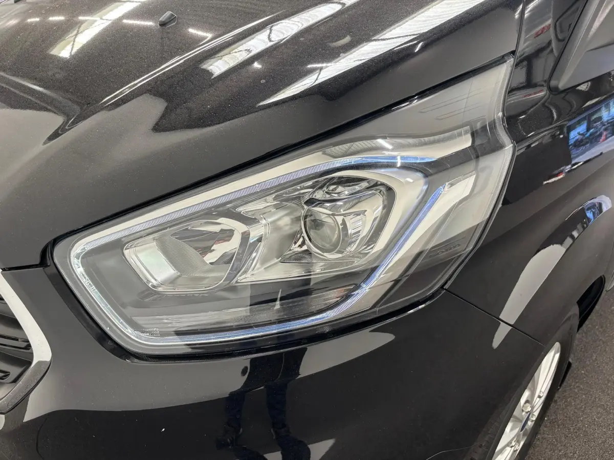 300 2.0 TDCI L2H1 Limited Dubbele Cabine Automaat Navi Airco 2 Schuifdeuren Trekhaak Parkeersensoren Carplay