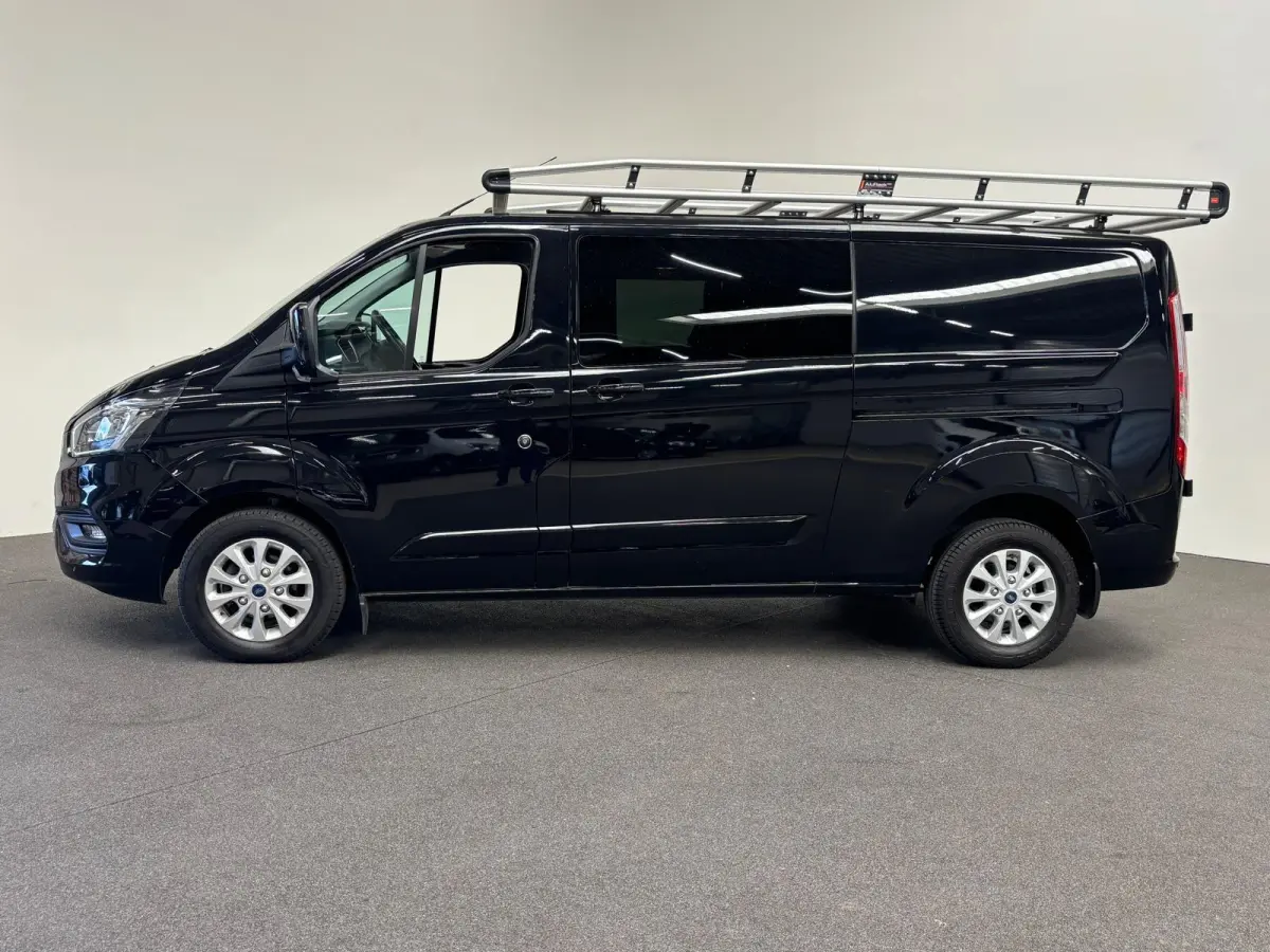 300 2.0 TDCI L2H1 Limited Dubbele Cabine Automaat Navi Airco 2 Schuifdeuren Trekhaak Parkeersensoren Carplay