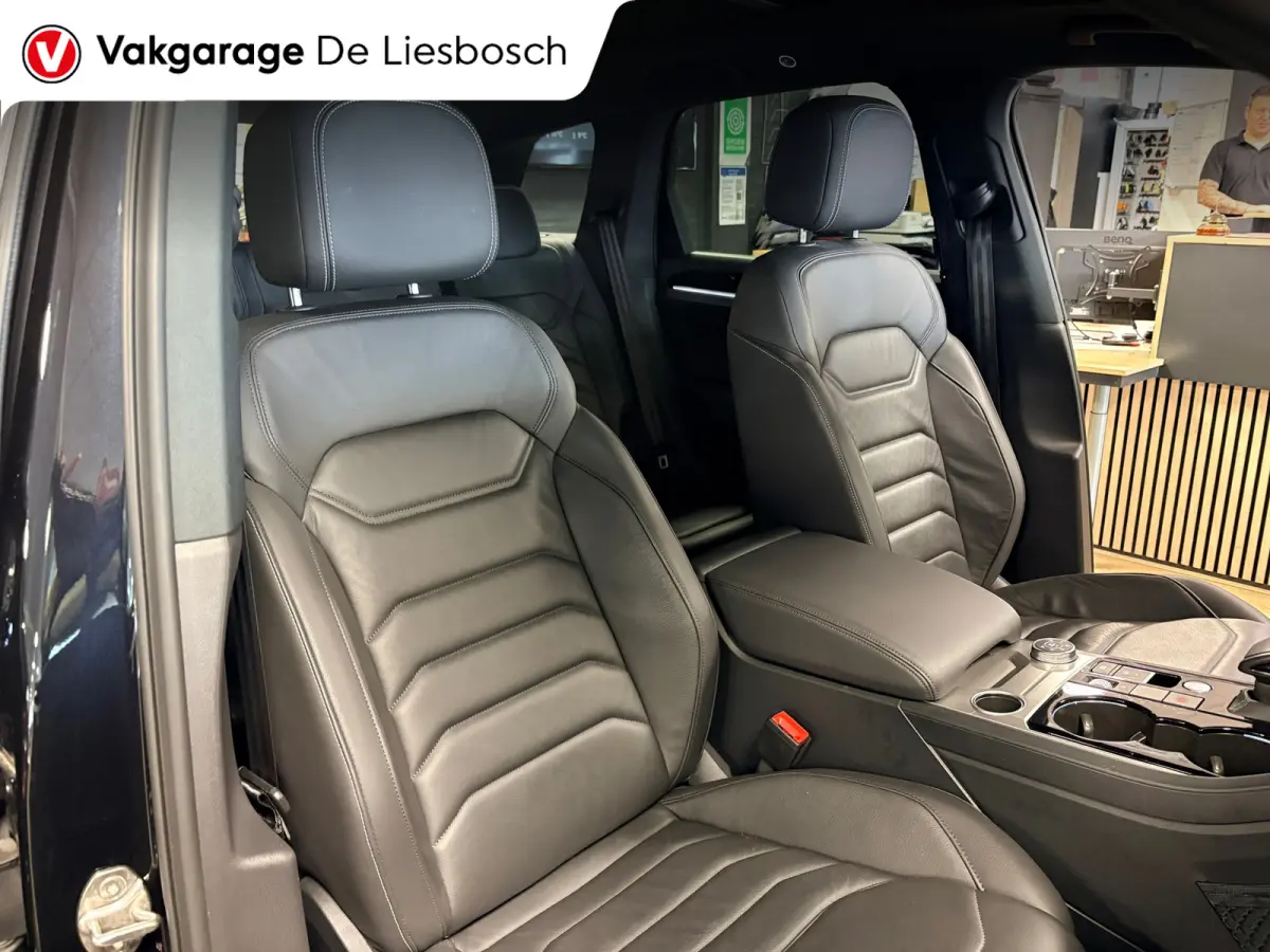 3.0 TSi eHybrid 4MOTION / pano / leer / camera / stoel en stuurverwaming