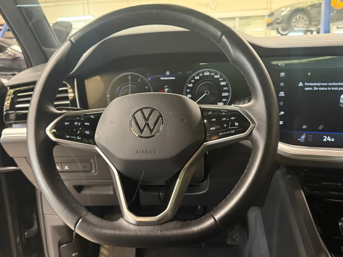 3.0 TSi eHybrid 4MOTION / pano / leer / camera / stoel en stuurverwaming
