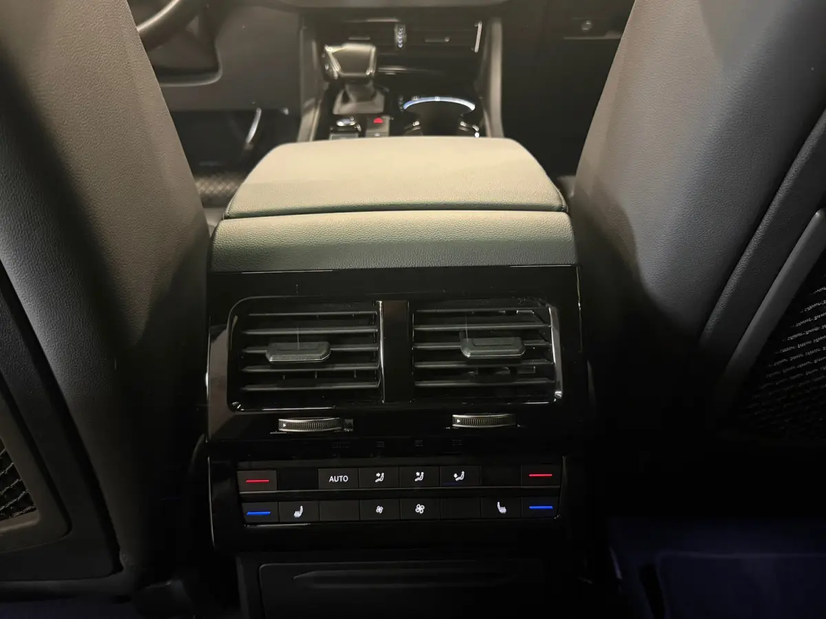 3.0 TSi eHybrid 4MOTION / pano / leer / camera / stoel en stuurverwaming