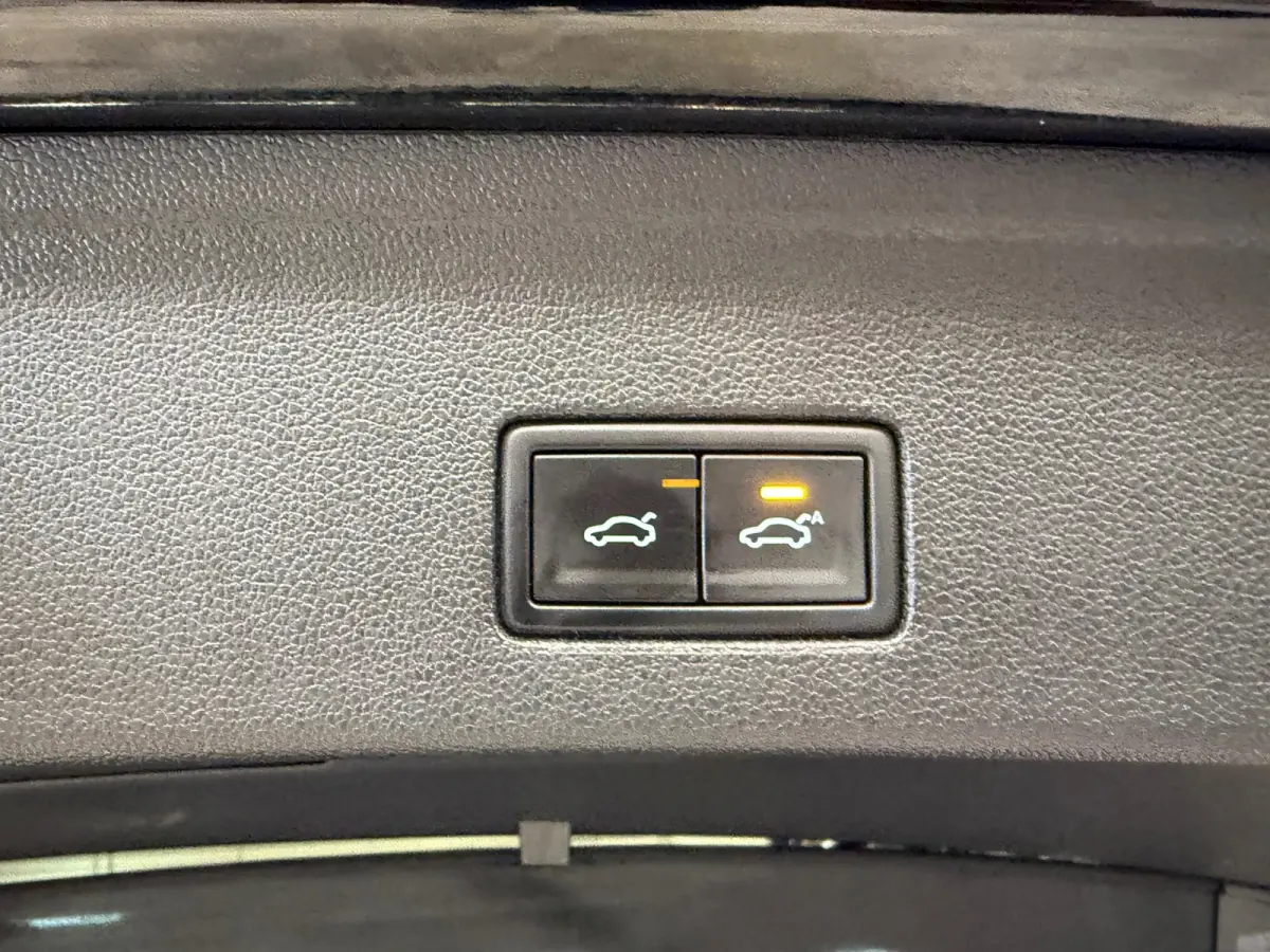 3.0 TSi eHybrid 4MOTION / pano / leer / camera / stoel en stuurverwaming