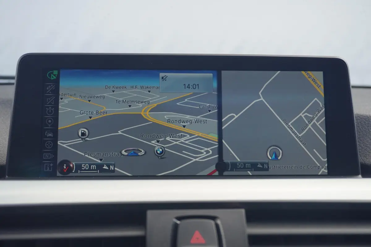 320i M Sportpakket / Harman Kardon / Panoramadak / Leder / Trekhaak / Achteruitrijcamera