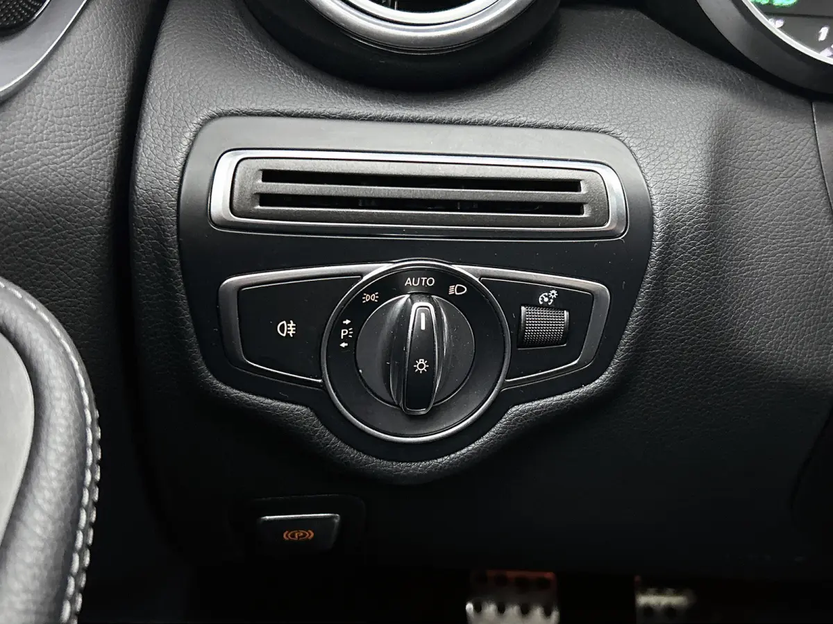 160 Amg Line / Panoramadak / Nightpakket / Leder / Pdc.+Camera / Airco-ecc. / Cruise-ctr. / Apk 11-2027