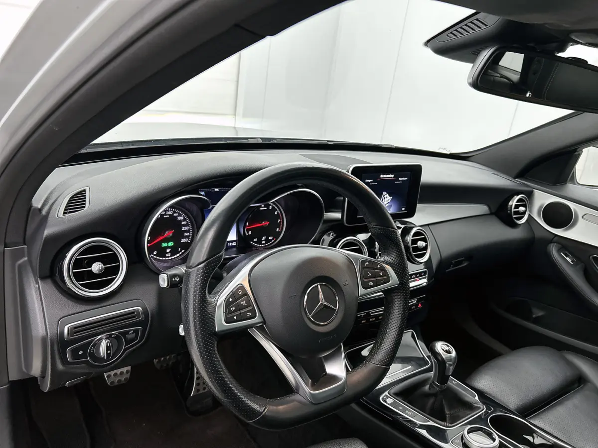160 Amg Line / Panoramadak / Nightpakket / Leder / Pdc.+Camera / Airco-ecc. / Cruise-ctr. / Apk 11-2027