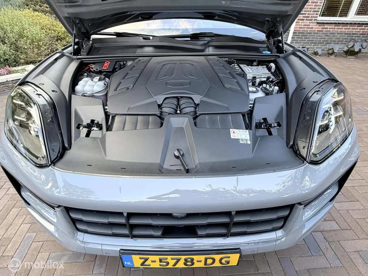 4.0 Turbo E-Hybrid GT PPF Carbon NL!