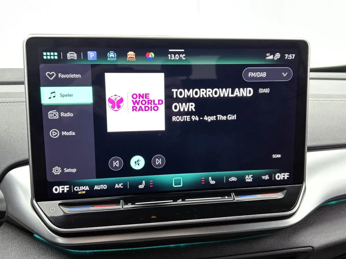 Pro Limited Edition 77 kWh | SoH ... | Black Style | Voorruit-Verwarmbaar | Stoel en Stuurverwarming | Parkeercamera | Carplay / Android Auto