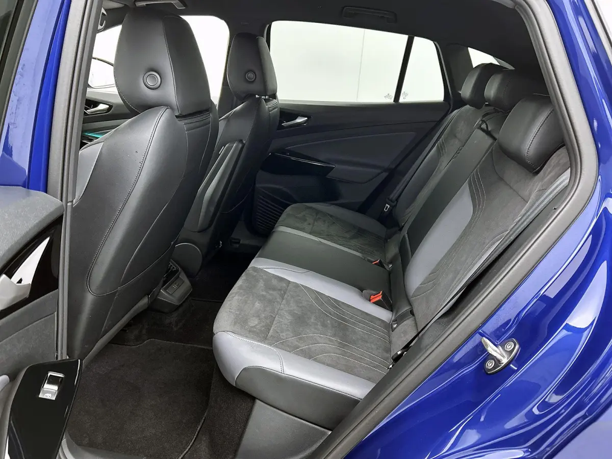 Pro Limited Edition 77 kWh | SoH ... | Black Style | Voorruit-Verwarmbaar | Stoel en Stuurverwarming | Parkeercamera | Carplay / Android Auto