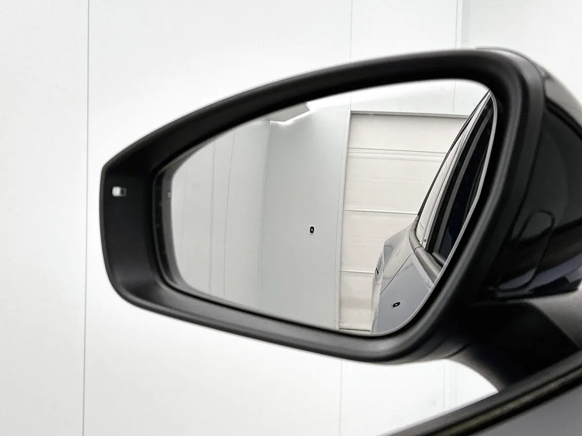 Pro Limited Edition 77 kWh | SoH ... | Black Style | Voorruit-Verwarmbaar | Stoel en Stuurverwarming | Parkeercamera | Carplay / Android Auto