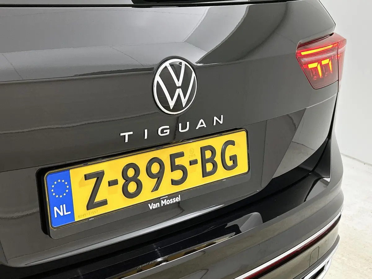 1.5 TSI R-Line Business | 150 PK | Panorama Schuif/Kantel Dak | Stoelverwarming | Trekhaak | Digital Cockpit PRO |