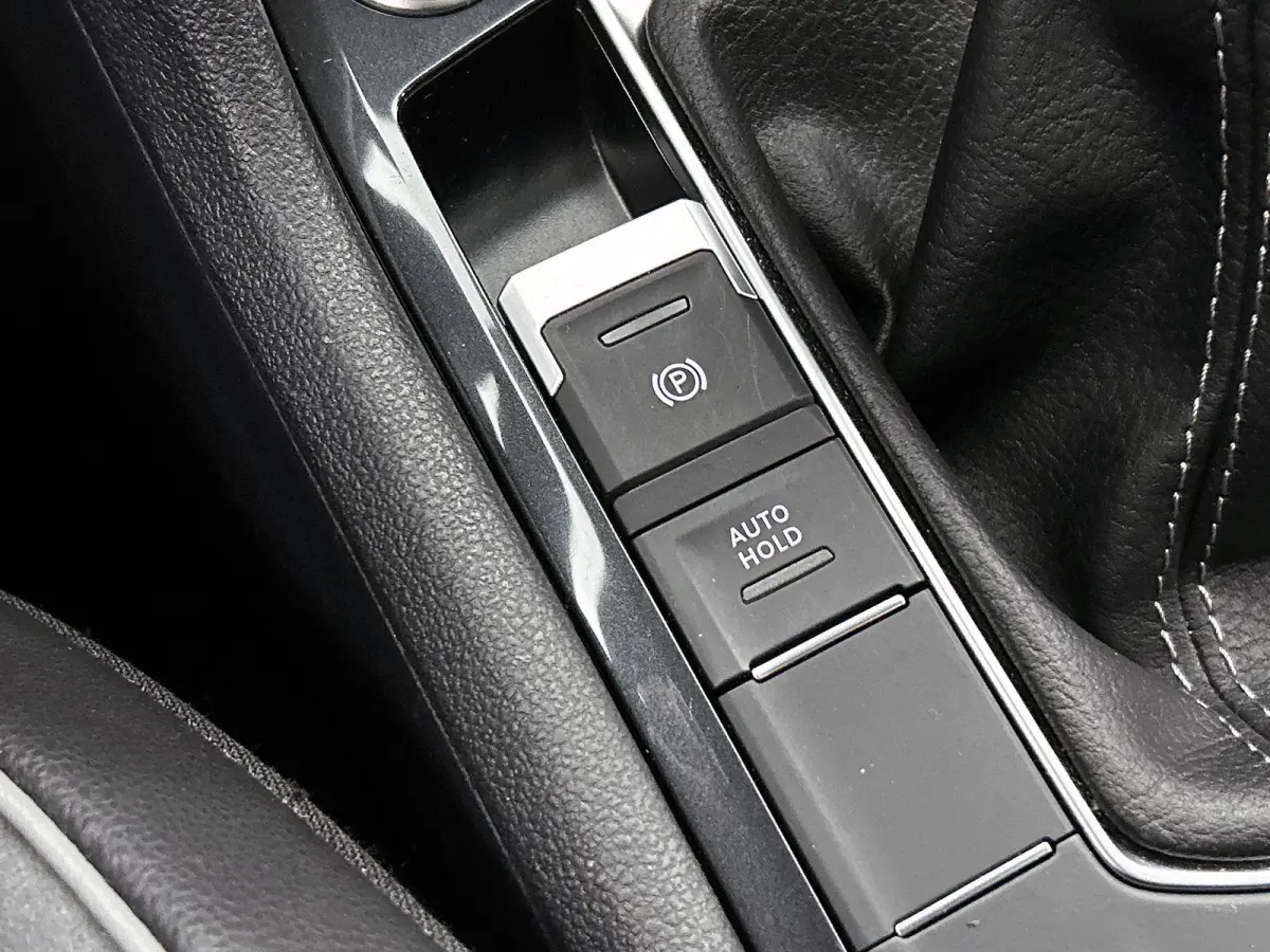 1.5 TSI R-Line Business | 150 PK | Panorama Schuif/Kantel Dak | Stoelverwarming | Trekhaak | Digital Cockpit PRO |