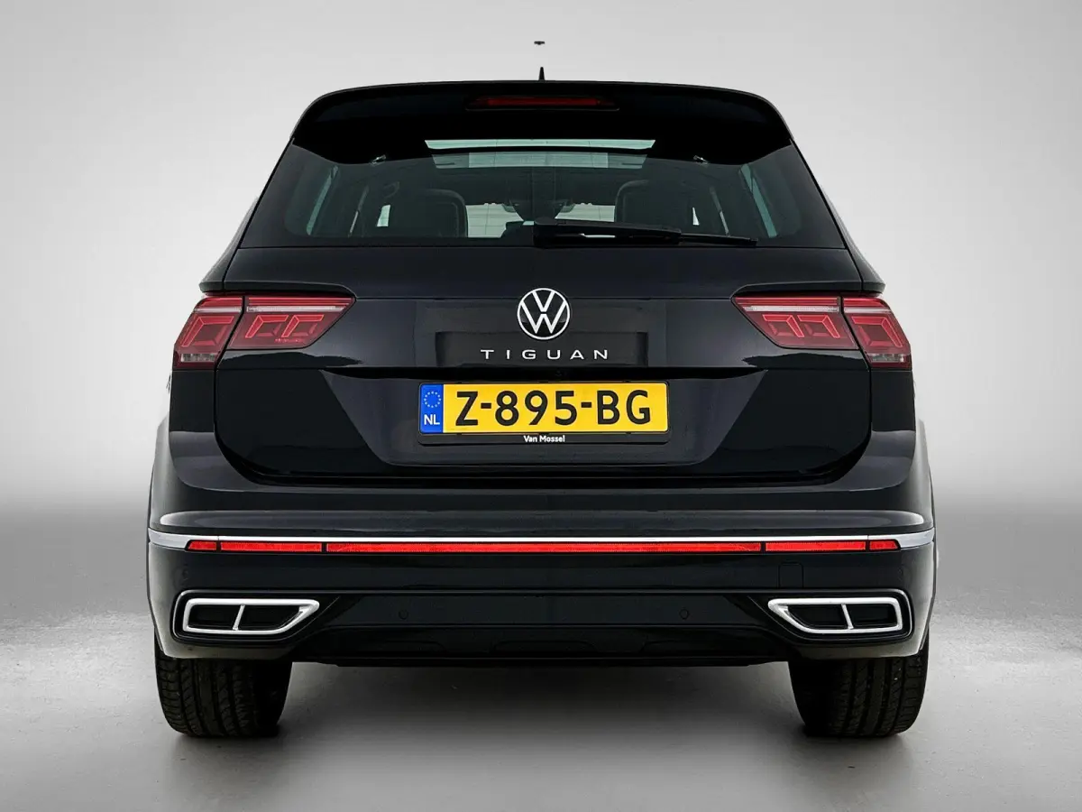 1.5 TSI R-Line Business | 150 PK | Panorama Schuif/Kantel Dak | Stoelverwarming | Trekhaak | Digital Cockpit PRO |