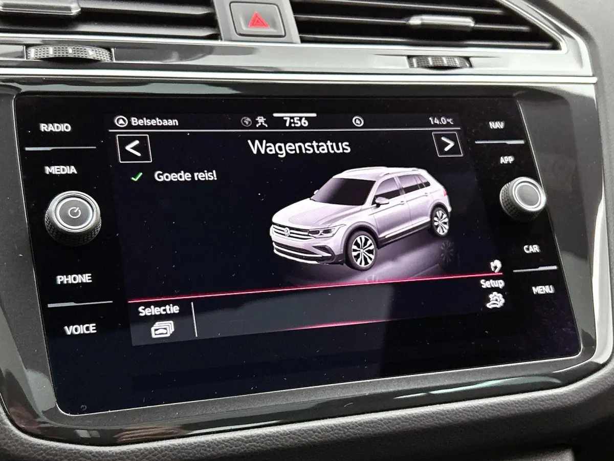 1.5 TSI R-Line Business | 150 PK | Panorama Schuif/Kantel Dak | Stoelverwarming | Trekhaak | Digital Cockpit PRO |