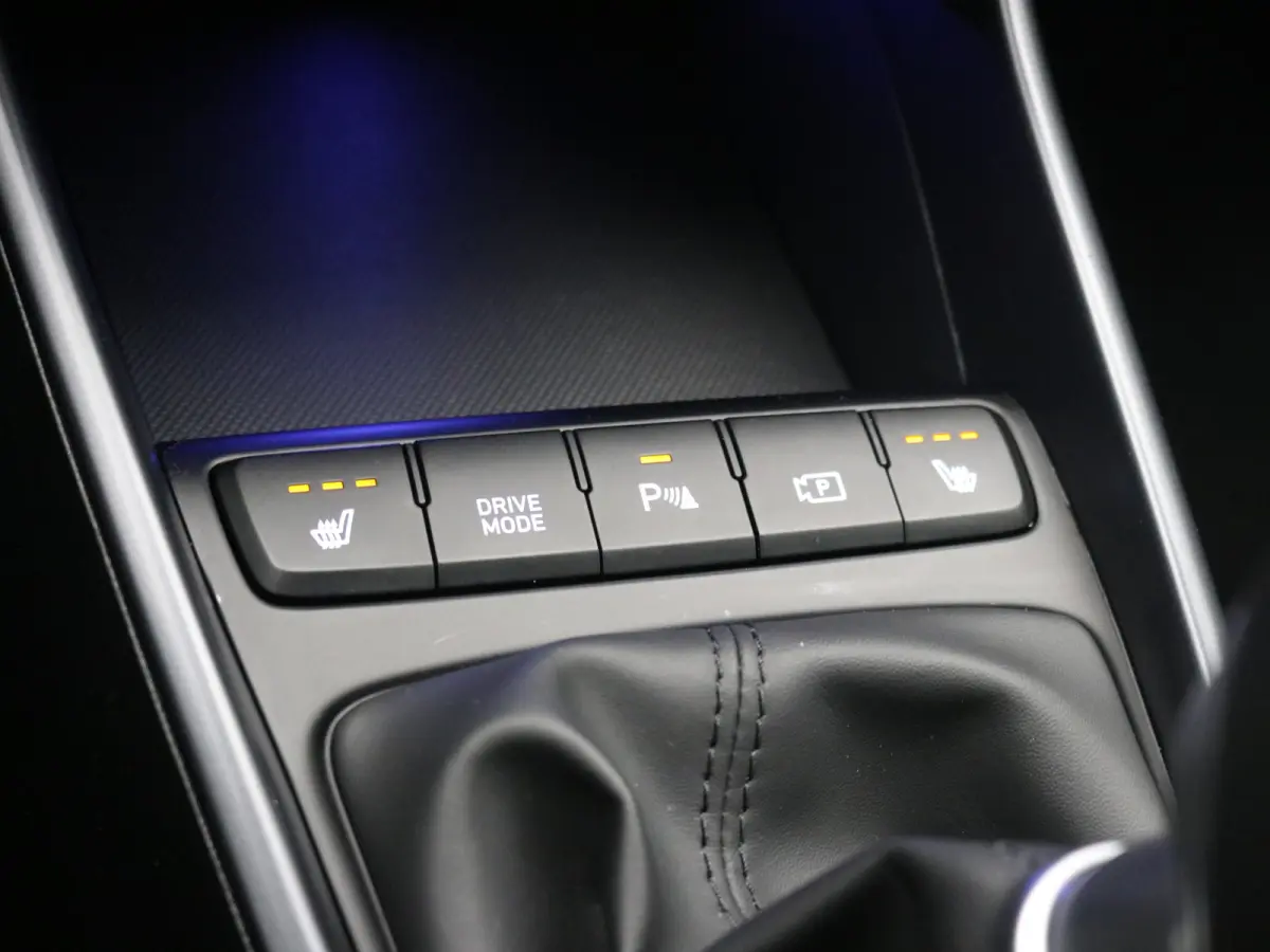 1.0 T-GDI 100pk Premium | Carplay | Climate control | Cruise control | Stoel/stuurverwarming | Camera | Parkeersensoren | DAB | Premium Audio | Lichtmetalen velgen | Navigatie