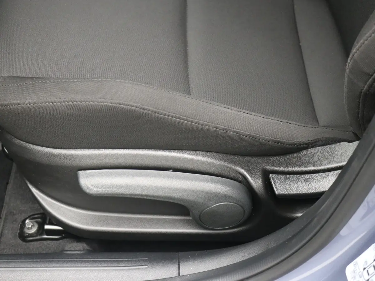 1.0 T-GDI 100pk Premium | Carplay | Climate control | Cruise control | Stoel/stuurverwarming | Camera | Parkeersensoren | DAB | Premium Audio | Lichtmetalen velgen | Navigatie