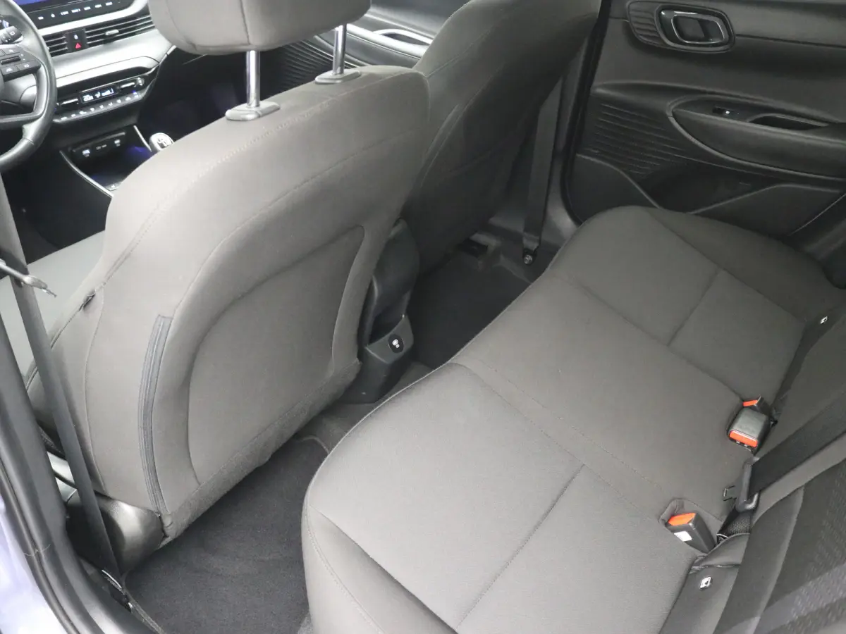 1.0 T-GDI 100pk Premium | Carplay | Climate control | Cruise control | Stoel/stuurverwarming | Camera | Parkeersensoren | DAB | Premium Audio | Lichtmetalen velgen | Navigatie