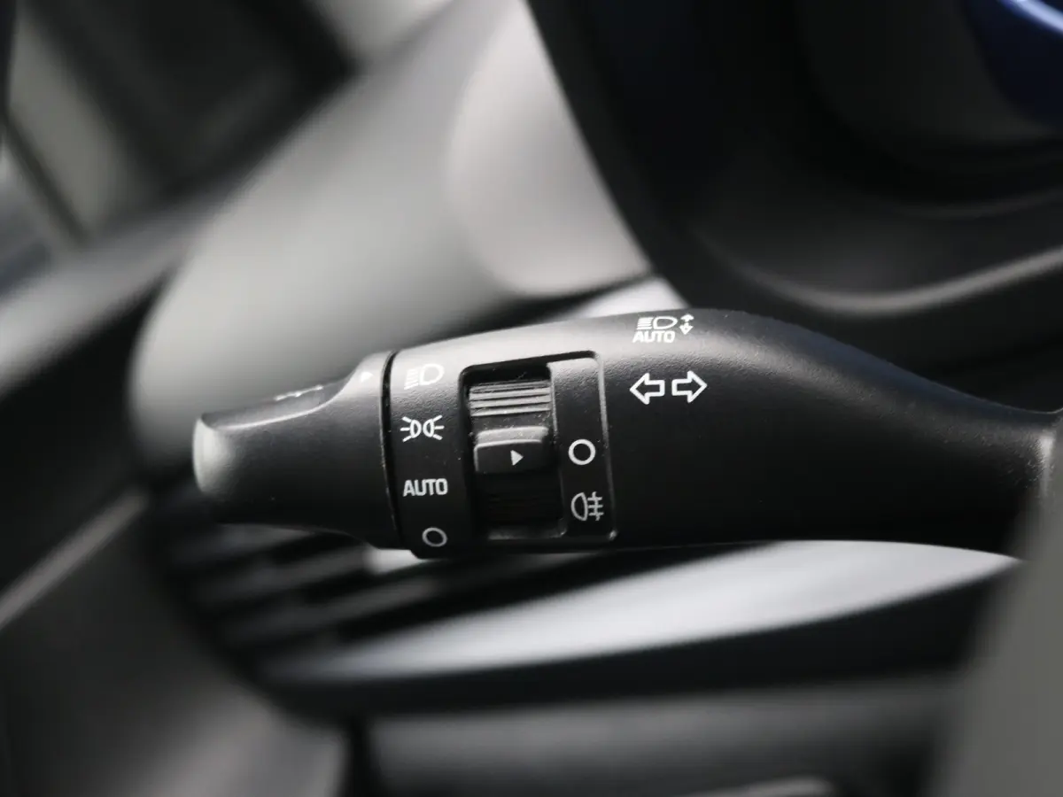 1.0 T-GDI 100pk Premium | Carplay | Climate control | Cruise control | Stoel/stuurverwarming | Camera | Parkeersensoren | DAB | Premium Audio | Lichtmetalen velgen | Navigatie